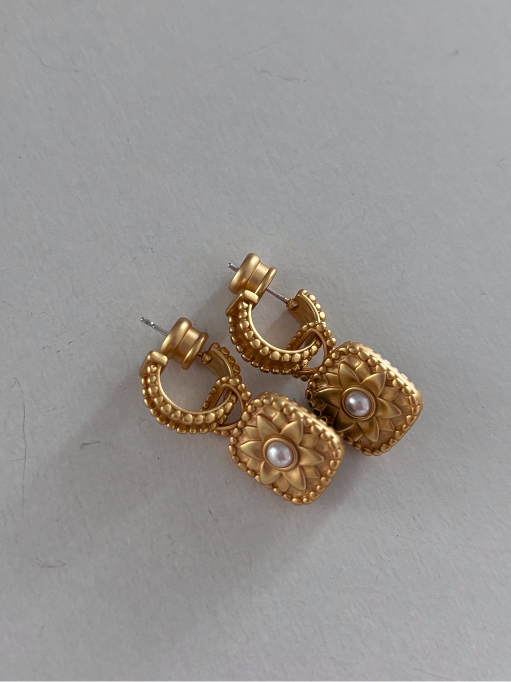 NWOT Julie Vos Marbella Hoop And Charm Earring - Picture 8 of 9